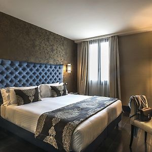 Habitación Clásica con Cama King